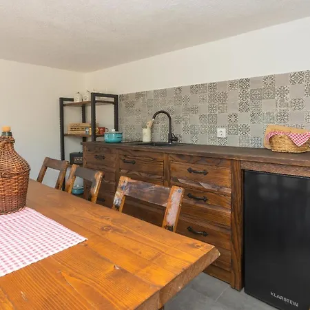 Ferienhaus Fur 7 Personen Und 1 Kind In Dubrava Kod Sibenik, Dalmatien Norddalmatien
