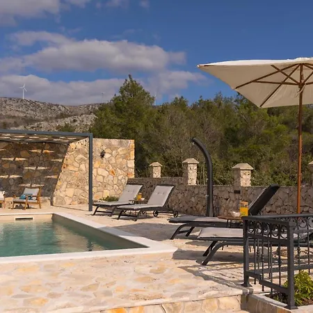 Ferienhaus Fur 7 Personen Und 1 Kind In Dubrava Kod Sibenik, Dalmatien Norddalmatien Holiday home